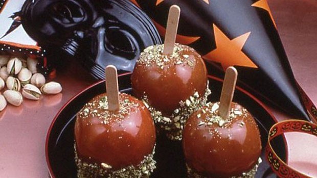 Pistachio Caramel Apples