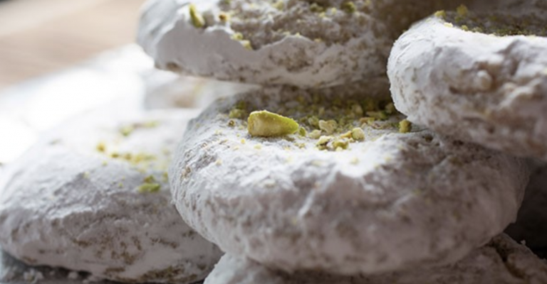 Pistachios Kourabiedes